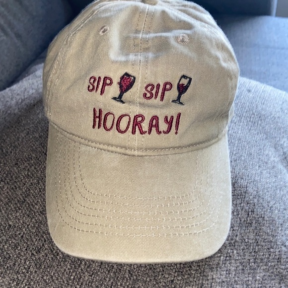 Women’s 100% cotton green khaki sip sip. Hooray hat new without tags T20 - Picture 1 of 8